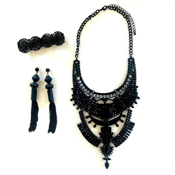 We The Free Jewelry - 3 Piece Set 🖤Tribal/Boho/Goth necklace,earrings, and bracelet